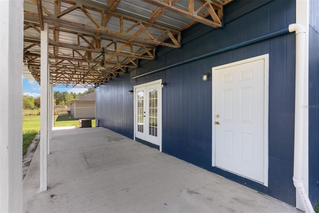 For Sale: $449,000 (6 beds, 3 baths, 2488 Square Feet)