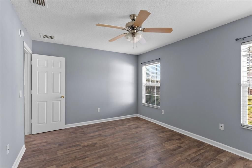 For Sale: $449,000 (6 beds, 3 baths, 2488 Square Feet)