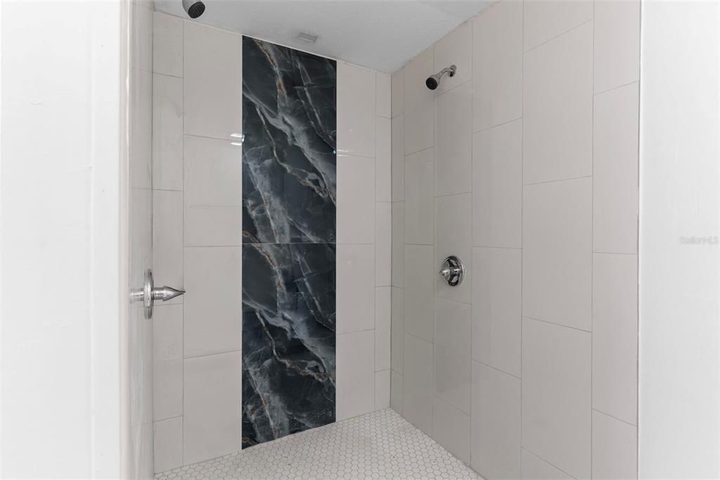 For Sale: $449,000 (6 beds, 3 baths, 2488 Square Feet)