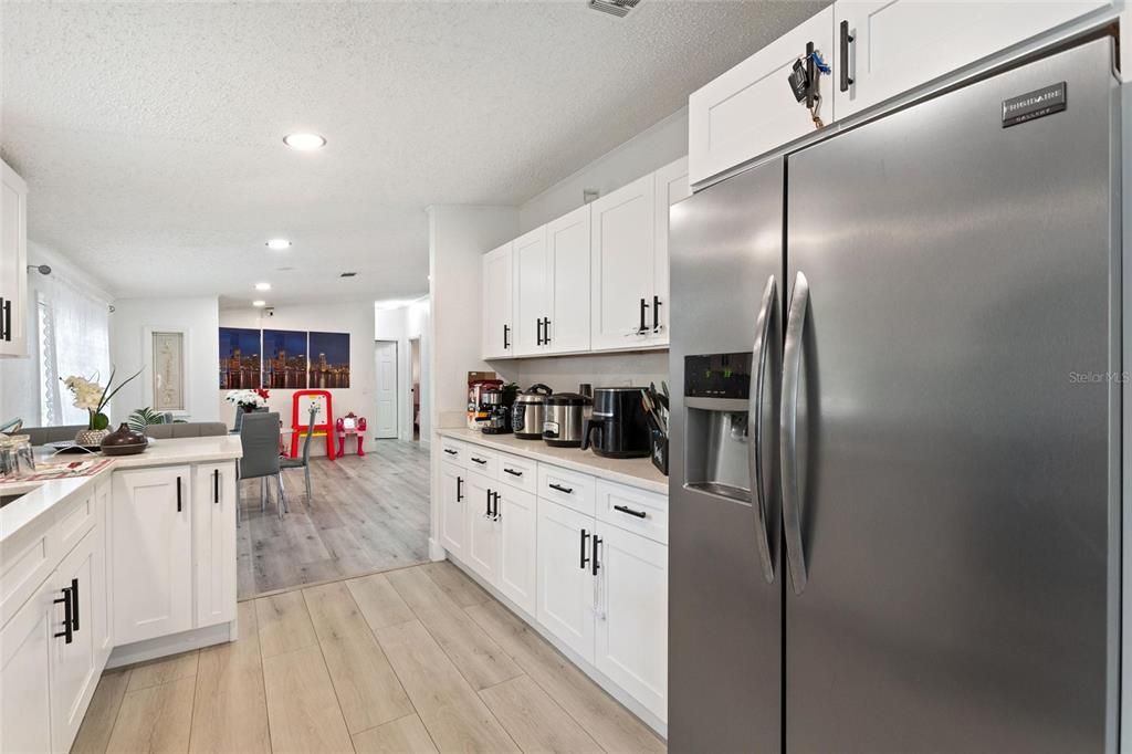 En Venta: $349,000 (3 camas, 2 baños, 1454 Pies cuadrados)