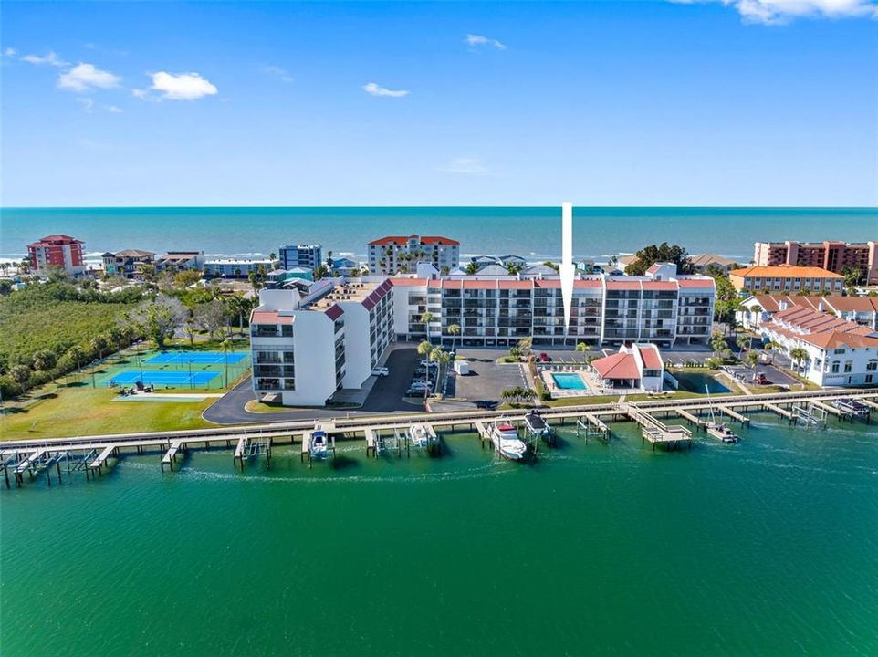 На продажу: $389,000 (2 спален, 2 ванн, 1260 Квадратных фут)