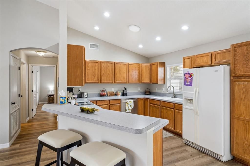 For Rent: $2,000 (3 beds, 2 baths, 1410 Square Feet)