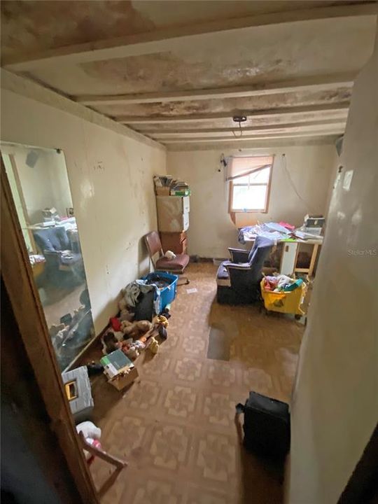 На продажу: $99,500 (2 спален, 1 ванн, 720 Квадратных фут)