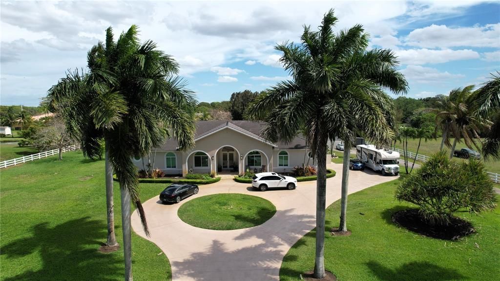 For Sale: $3,250,000 (5 beds, 3 baths, 4047 Square Feet)