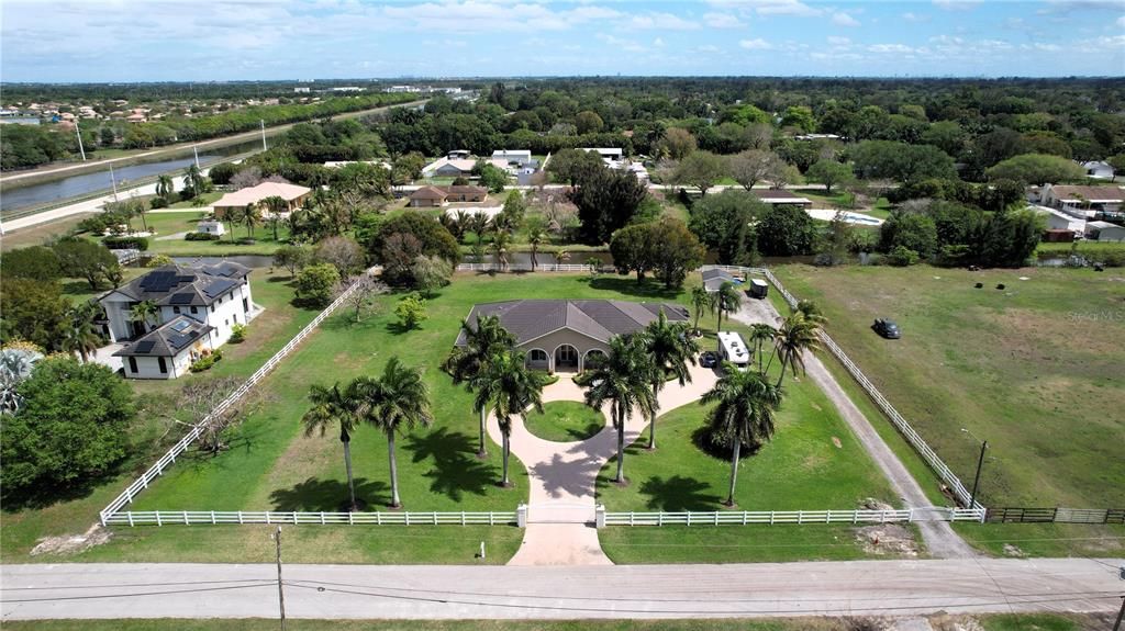 For Sale: $3,250,000 (5 beds, 3 baths, 4047 Square Feet)