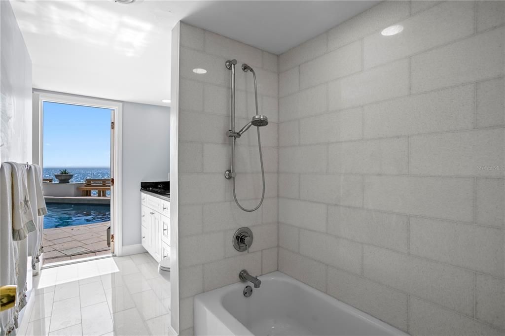 En Venta: $3,400,000 (4 camas, 3 baños, 3670 Pies cuadrados)