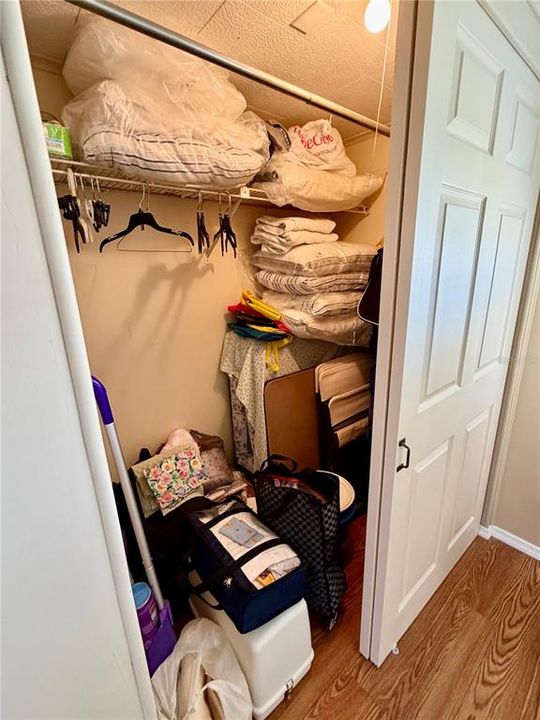 Activo con contrato: $129,900 (2 camas, 2 baños, 1128 Pies cuadrados)