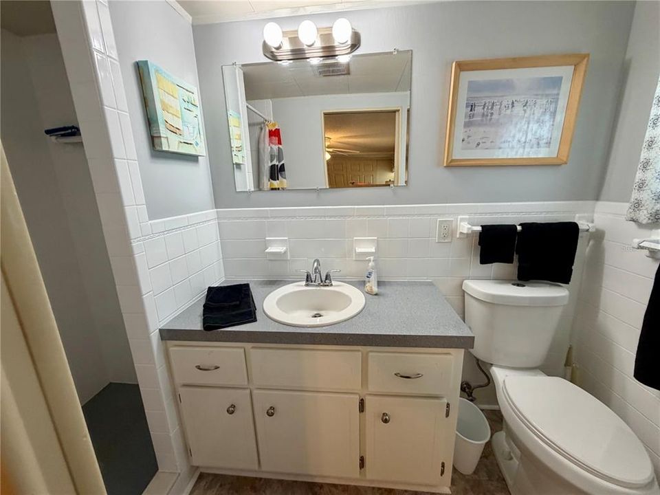 Activo con contrato: $129,900 (2 camas, 2 baños, 1128 Pies cuadrados)