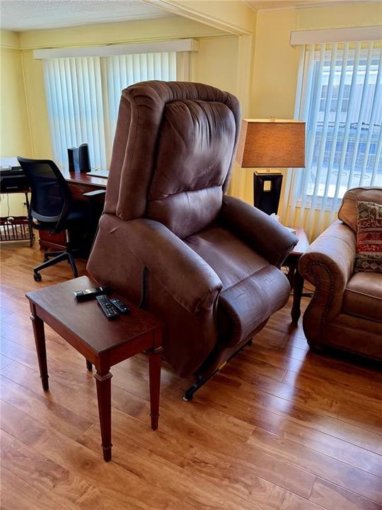 Activo con contrato: $129,900 (2 camas, 2 baños, 1128 Pies cuadrados)