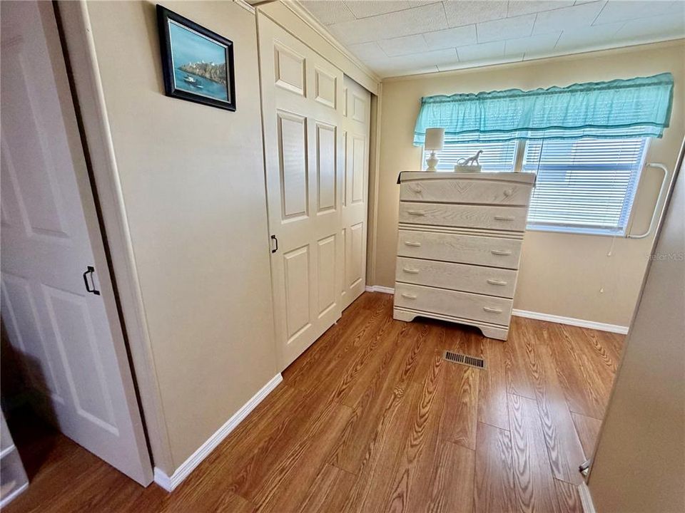 Activo con contrato: $129,900 (2 camas, 2 baños, 1128 Pies cuadrados)