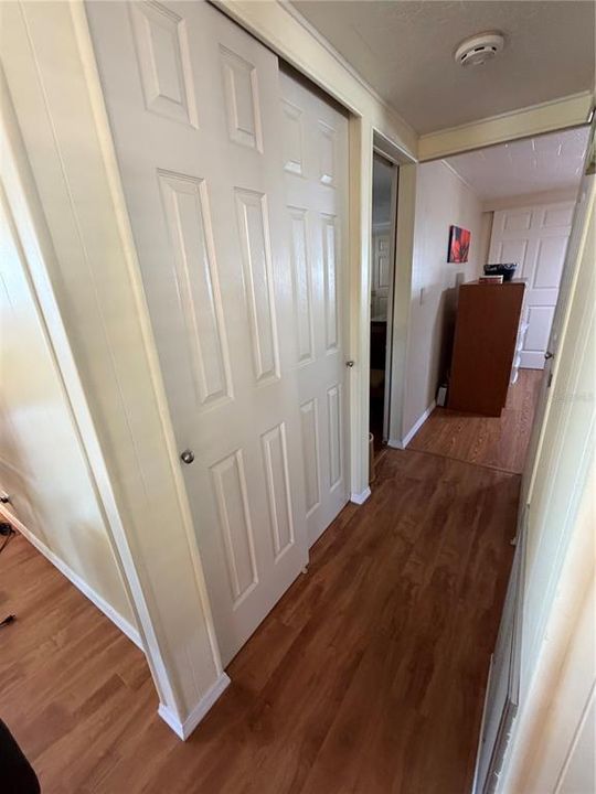 Activo con contrato: $129,900 (2 camas, 2 baños, 1128 Pies cuadrados)