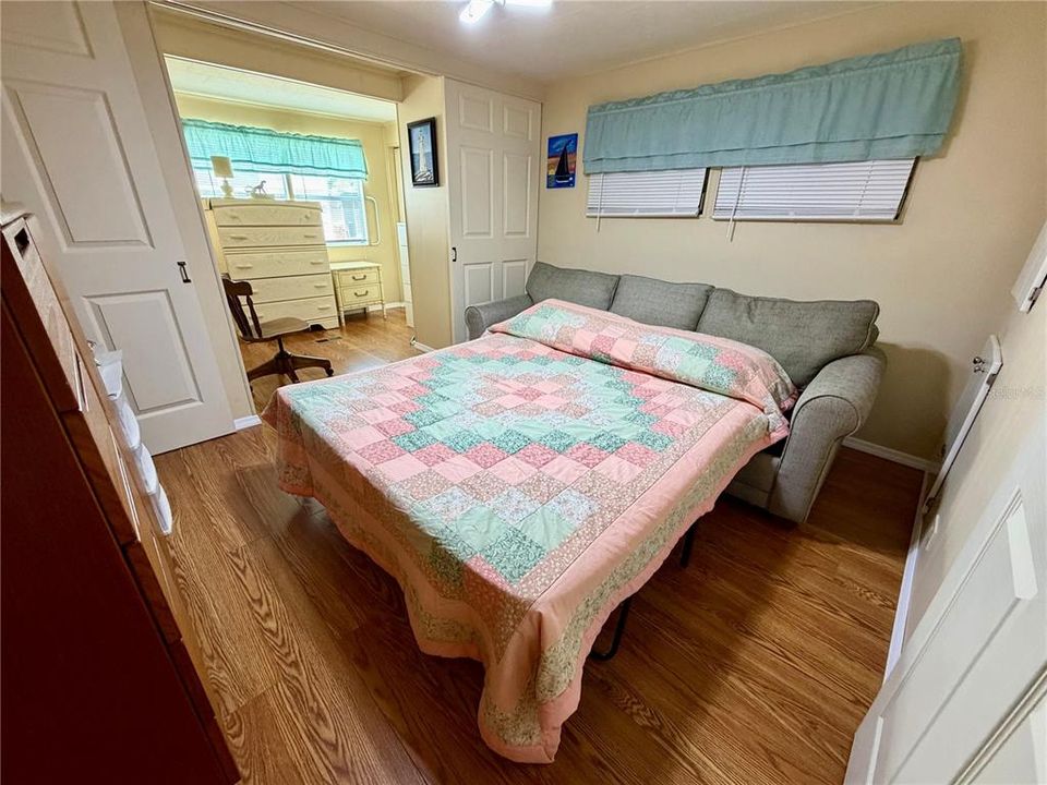 Activo con contrato: $129,900 (2 camas, 2 baños, 1128 Pies cuadrados)