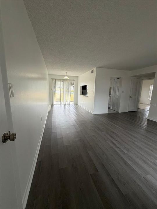 For Rent: $1,500 (2 beds, 1 baths, 891 Square Feet)