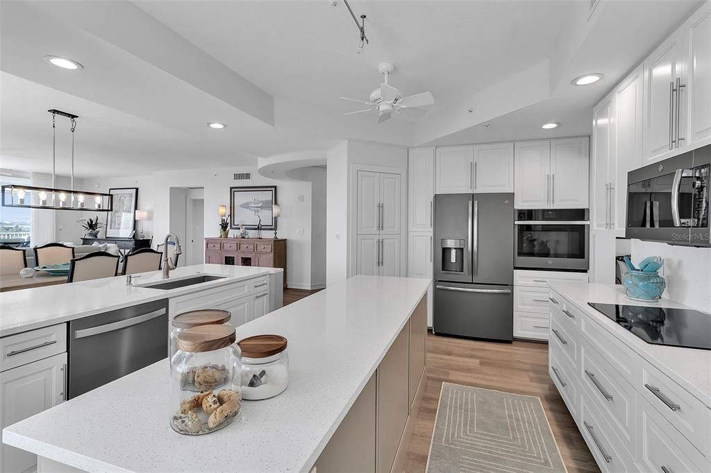 For Sale: $785,000 (3 beds, 3 baths, 2594 Square Feet)