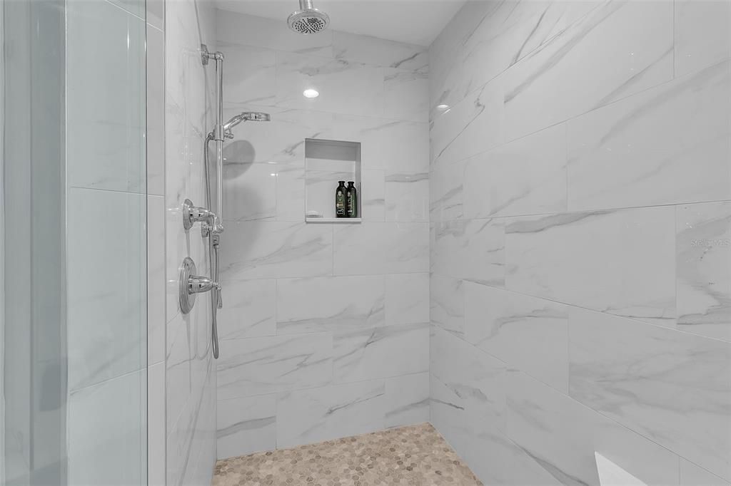 For Sale: $785,000 (3 beds, 3 baths, 2594 Square Feet)