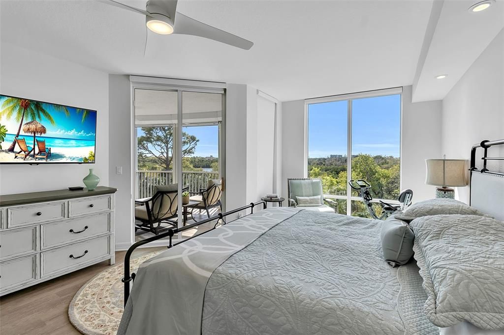 For Sale: $785,000 (3 beds, 3 baths, 2594 Square Feet)