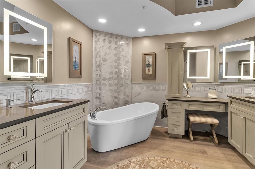 For Sale: $785,000 (3 beds, 3 baths, 2594 Square Feet)