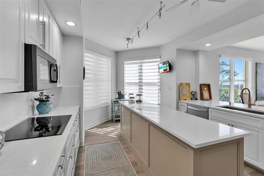 For Sale: $785,000 (3 beds, 3 baths, 2594 Square Feet)