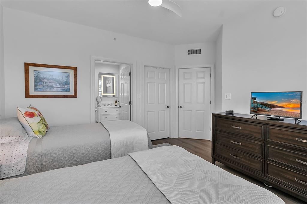 For Sale: $785,000 (3 beds, 3 baths, 2594 Square Feet)