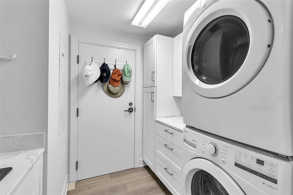 For Sale: $785,000 (3 beds, 3 baths, 2594 Square Feet)