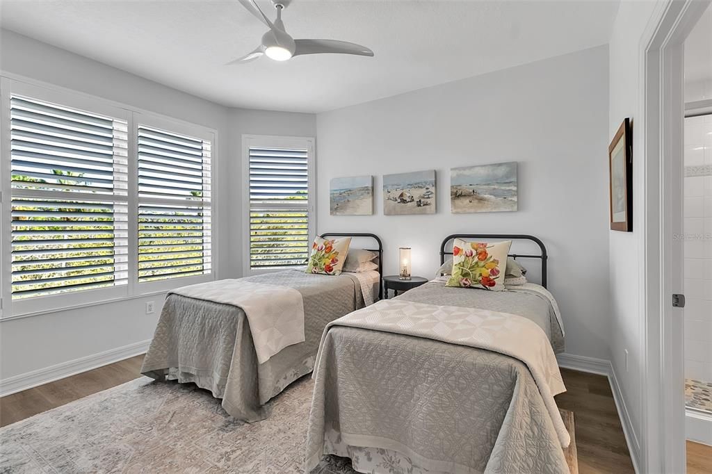 For Sale: $785,000 (3 beds, 3 baths, 2594 Square Feet)