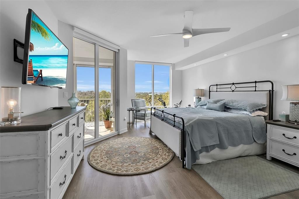 For Sale: $785,000 (3 beds, 3 baths, 2594 Square Feet)