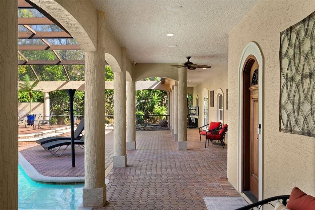 For Sale: $1,840,000 (5 beds, 5 baths, 5825 Square Feet)