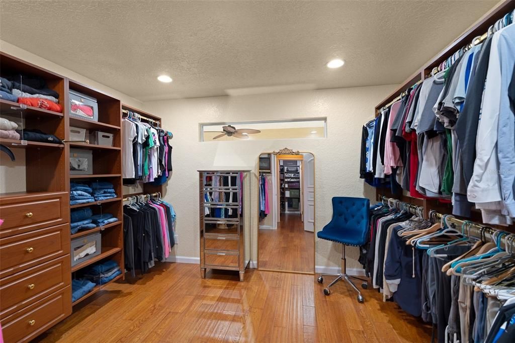 For Sale: $1,840,000 (5 beds, 5 baths, 5825 Square Feet)