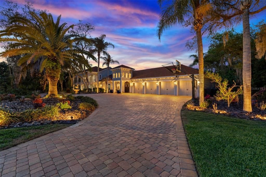 For Sale: $1,840,000 (5 beds, 5 baths, 5825 Square Feet)
