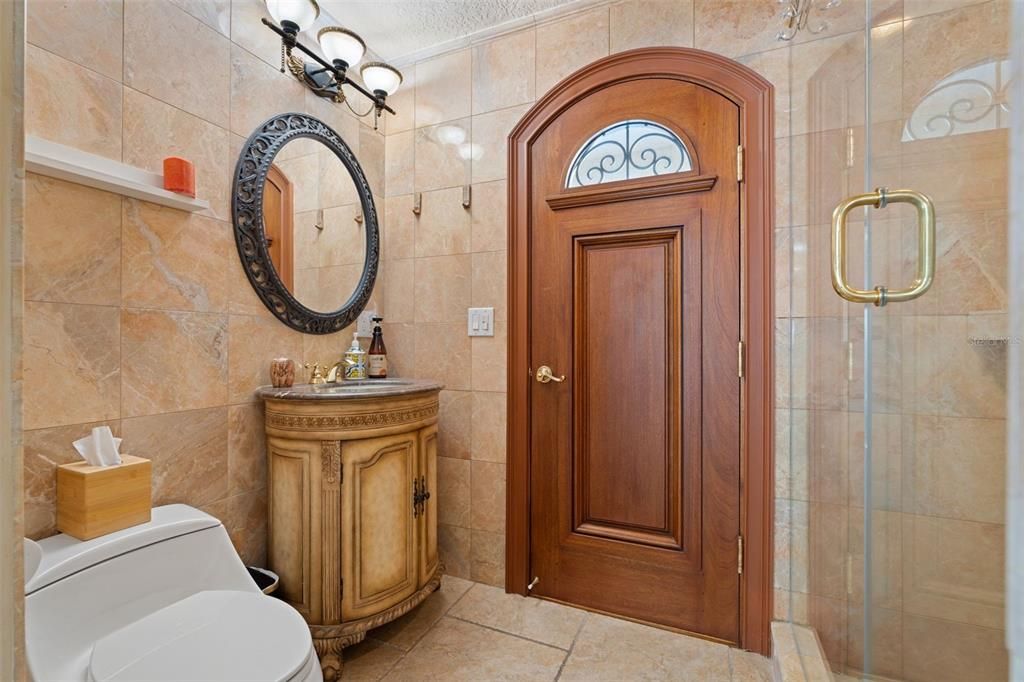 For Sale: $1,840,000 (5 beds, 5 baths, 5825 Square Feet)