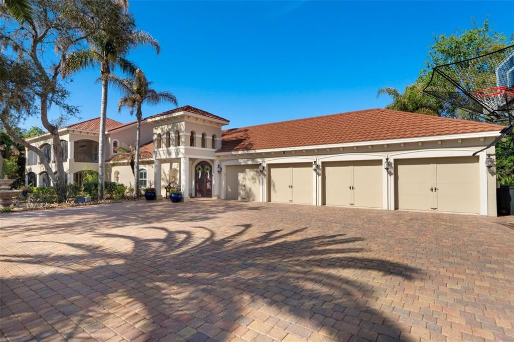 For Sale: $1,840,000 (5 beds, 5 baths, 5825 Square Feet)