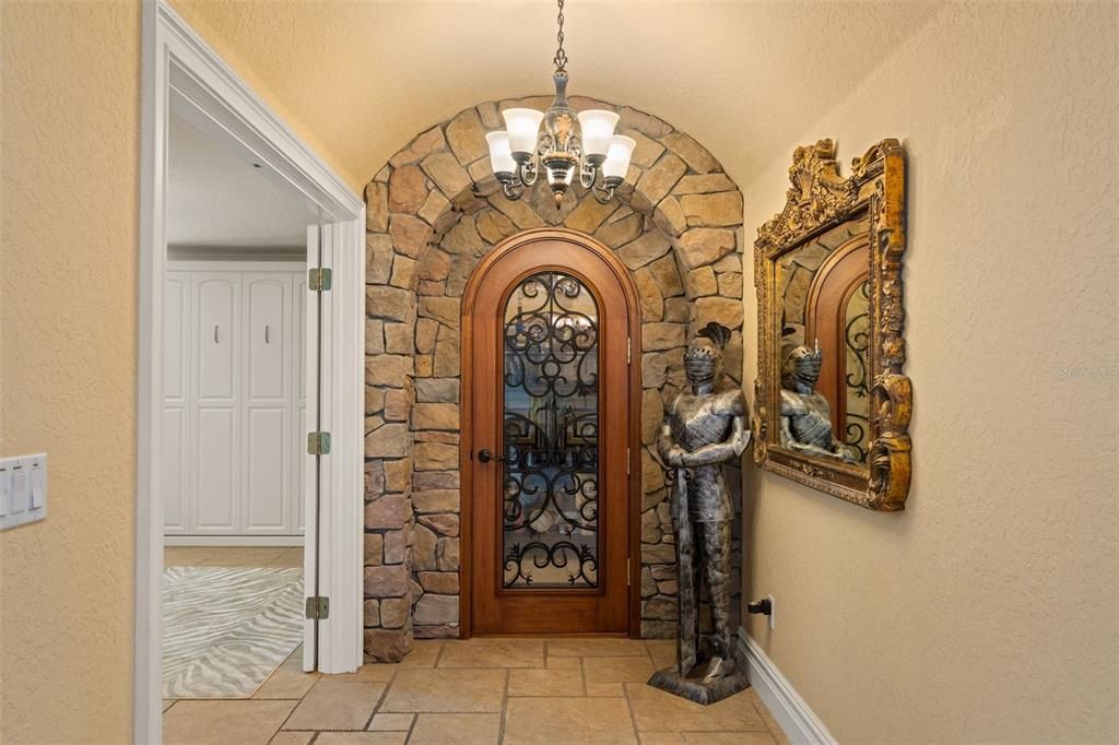 For Sale: $1,840,000 (5 beds, 5 baths, 5825 Square Feet)