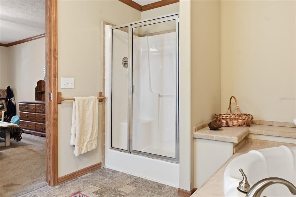 For Sale: $200,000 (3 beds, 2 baths, 1988 Square Feet)