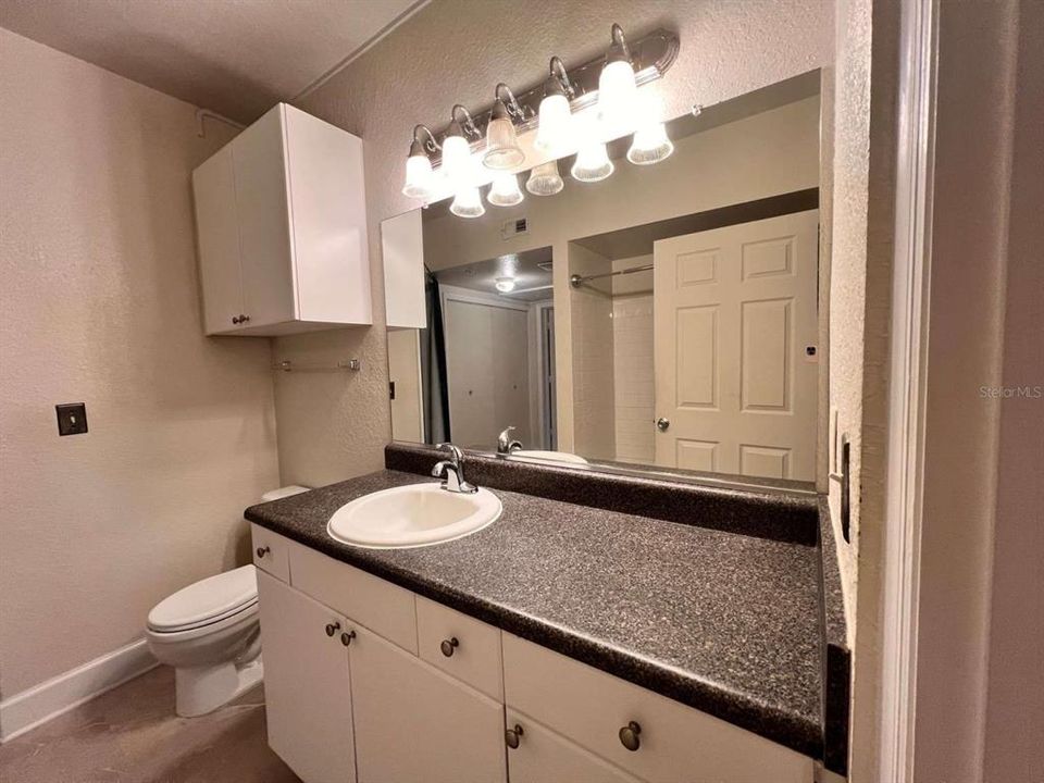 Activo con contrato: $155,000 (1 camas, 1 baños, 710 Pies cuadrados)