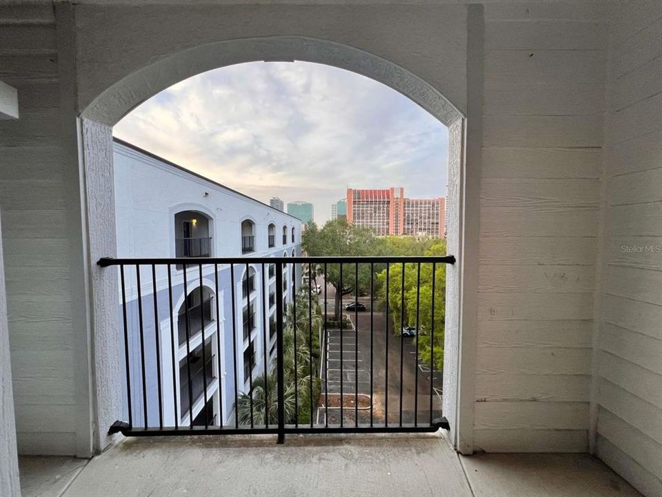 Activo con contrato: $155,000 (1 camas, 1 baños, 710 Pies cuadrados)