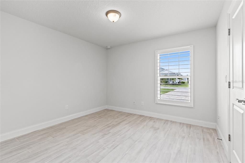 Activo con contrato: $649,000 (3 camas, 2 baños, 1802 Pies cuadrados)