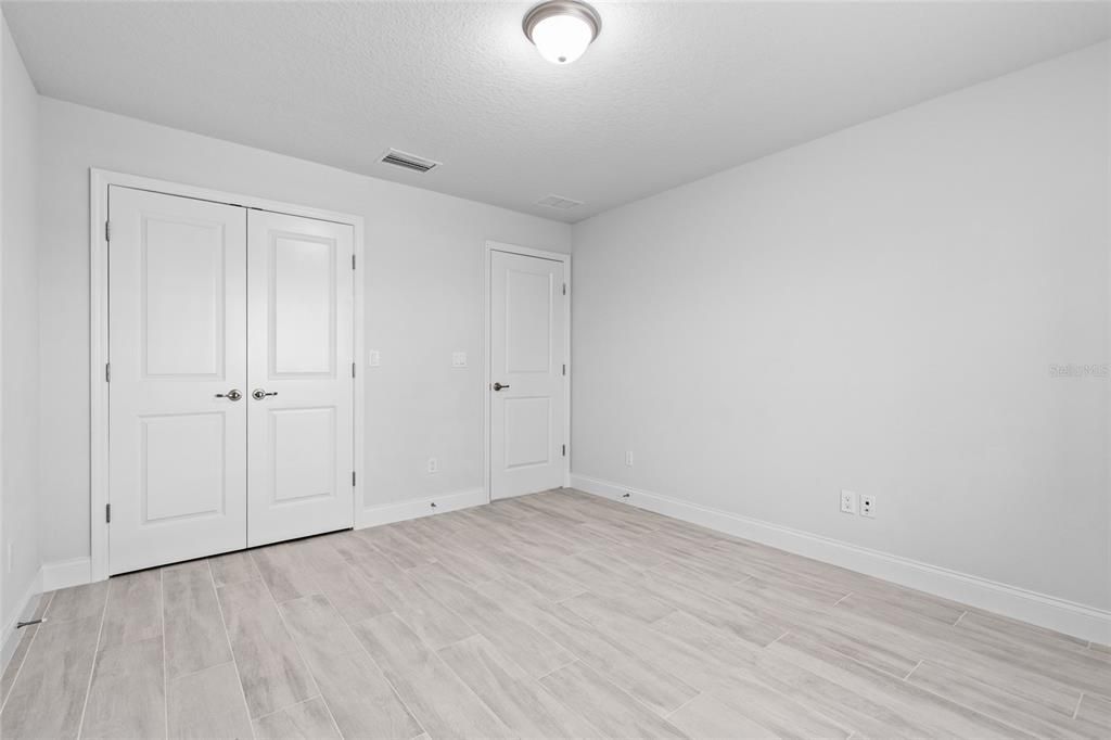 Activo con contrato: $649,000 (3 camas, 2 baños, 1802 Pies cuadrados)
