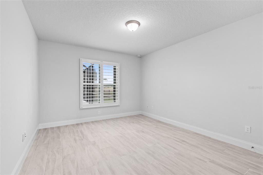 Activo con contrato: $649,000 (3 camas, 2 baños, 1802 Pies cuadrados)