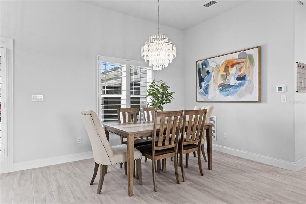 Activo con contrato: $649,000 (3 camas, 2 baños, 1802 Pies cuadrados)