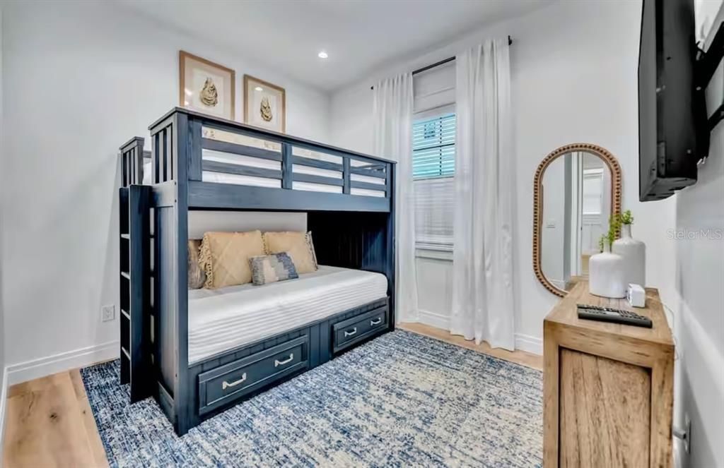 For Sale: $5,390,000 (6 beds, 6 baths, 3504 Square Feet)
