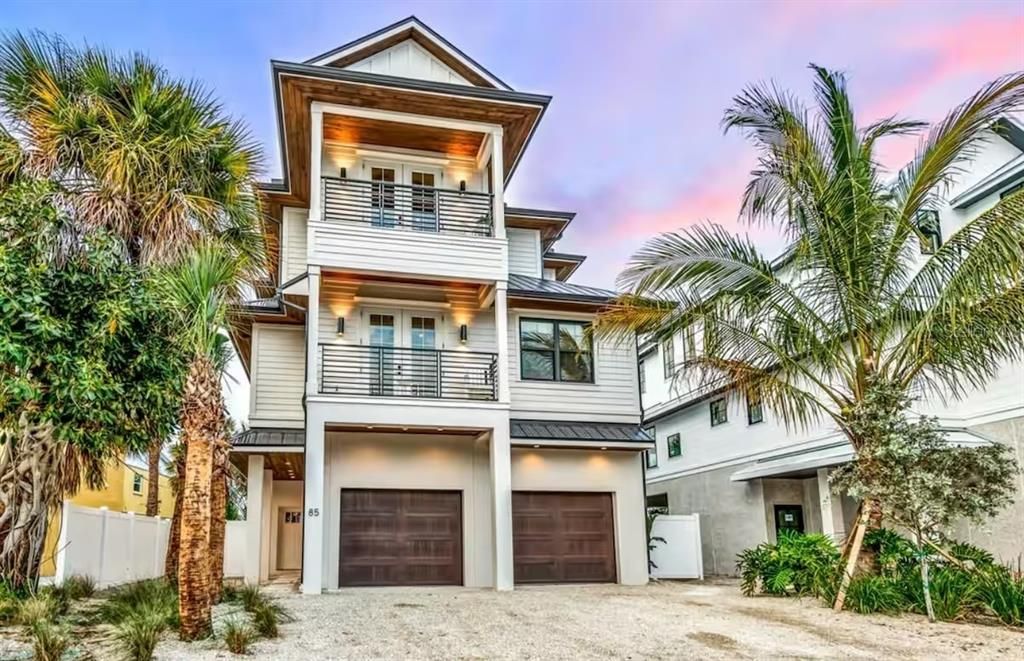 For Sale: $5,390,000 (6 beds, 6 baths, 3504 Square Feet)