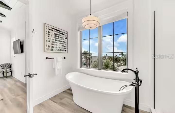 For Sale: $5,390,000 (6 beds, 6 baths, 3504 Square Feet)