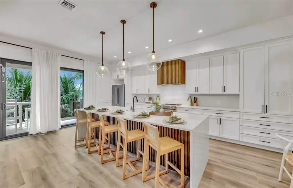 For Sale: $5,390,000 (6 beds, 6 baths, 3504 Square Feet)