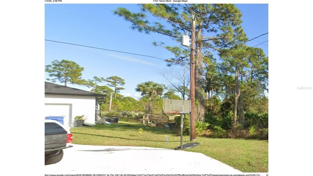 待售: $149,900 (0.57 acres)