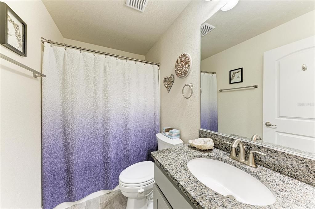 Activo con contrato: $409,000 (3 camas, 2 baños, 1548 Pies cuadrados)