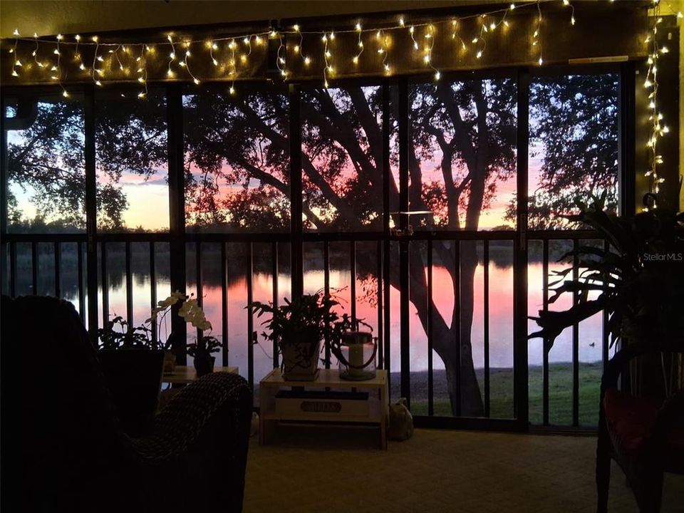 Active With Contract: $249,900 (2 beds, 2 baths, 1160 Square Feet)