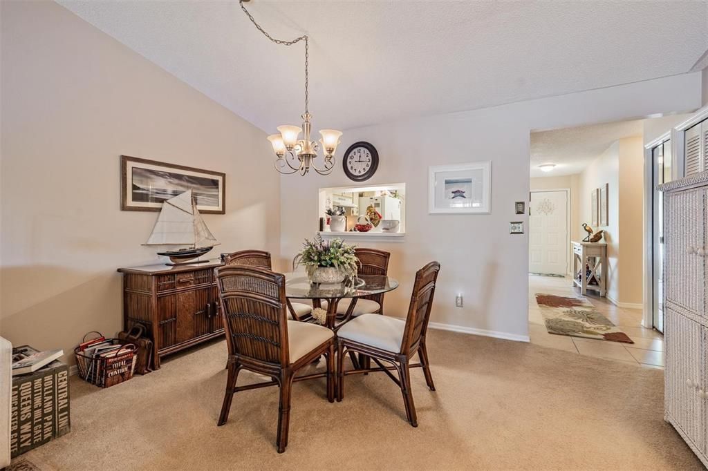 Active With Contract: $249,900 (2 beds, 2 baths, 1160 Square Feet)