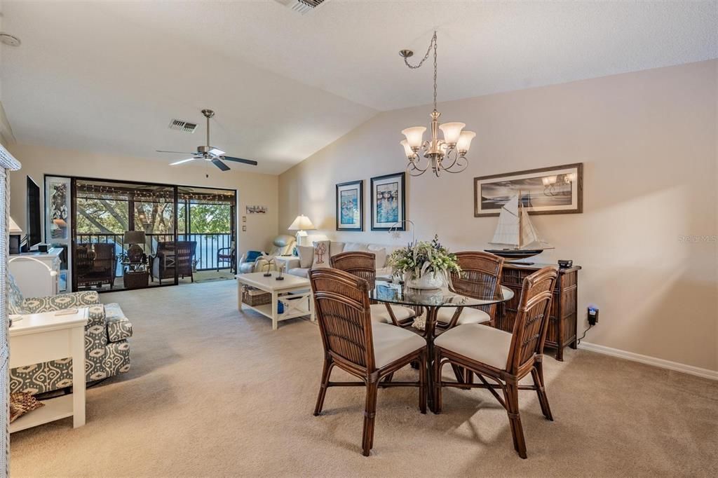 Active With Contract: $249,900 (2 beds, 2 baths, 1160 Square Feet)