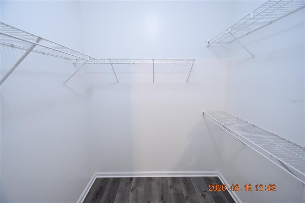 Activo con contrato: $1,650 (2 camas, 1 baños, 978 Pies cuadrados)