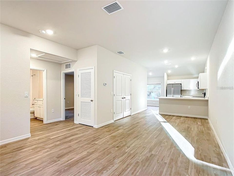 В аренду: $2,000 (2 спален, 2 ванн, 1052 Квадратных фут)